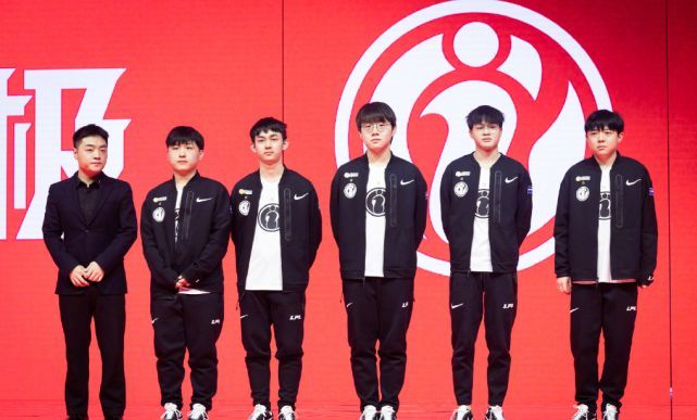 阿斯顿维拉 阿斯顿维拉